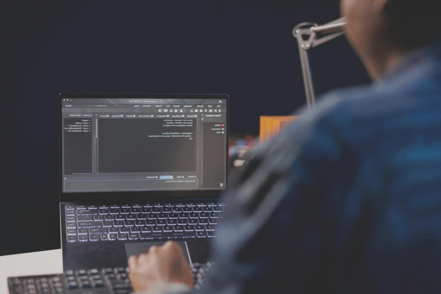 金融データ分析の実習風景